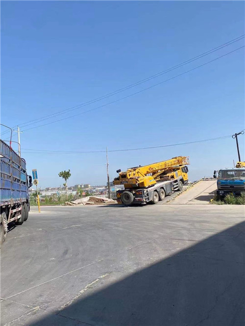 华池县25吨吊车的租赁价格大概是多少？